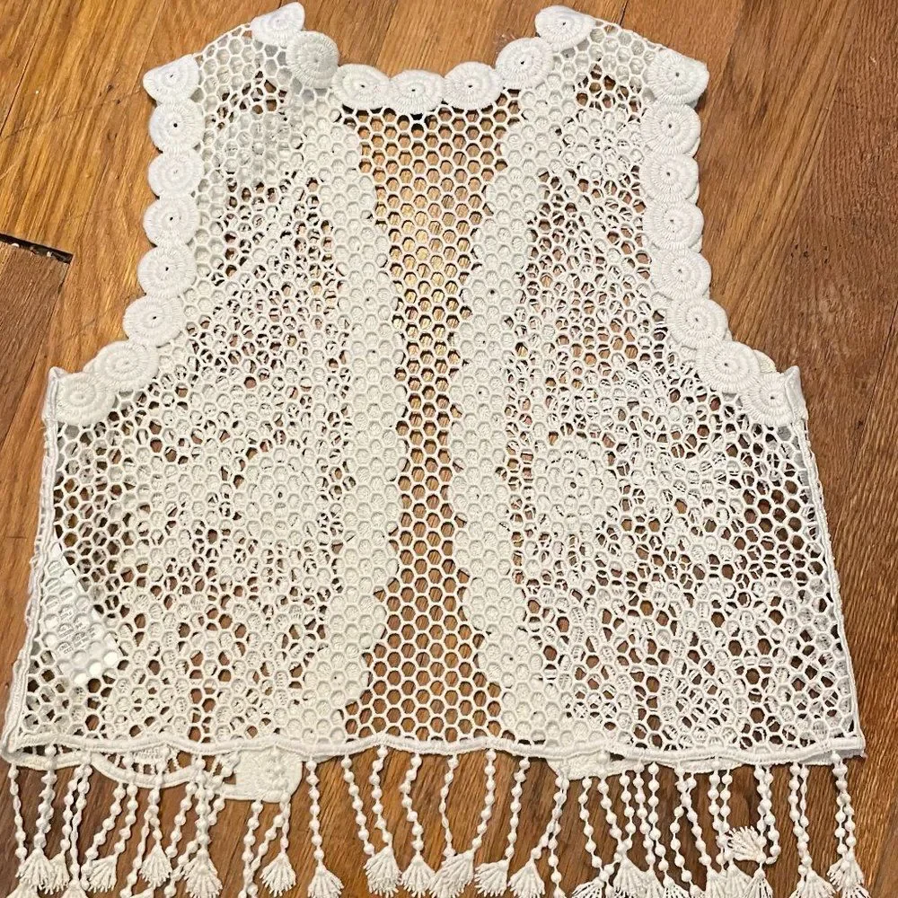 Sequin Hearts Boho Hippie Crochet Lace Girls Vest Size S (7)